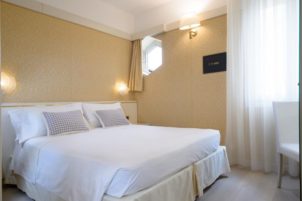 Hotel Bristol